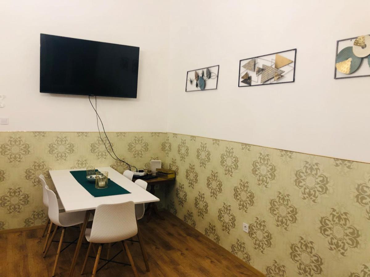 Modern Classic On Kiraly Budapest Extérieur photo